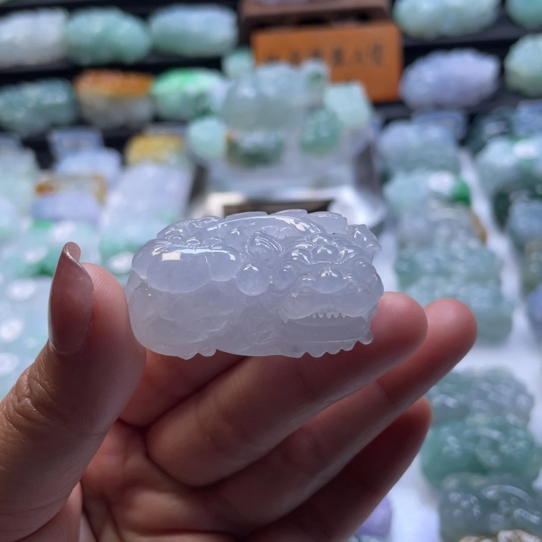 翡翠颈饰未镶嵌貔貅