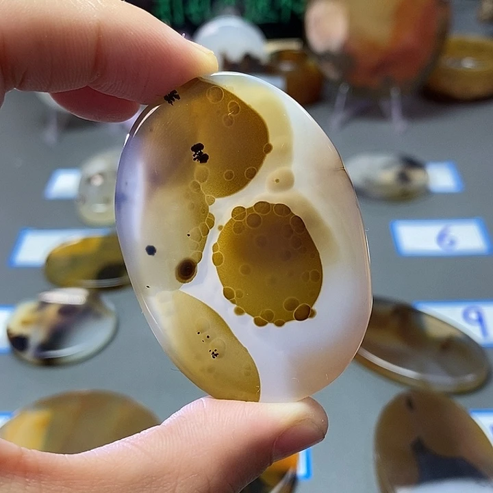 玛瑙/玉髓未镶嵌珠宝半成品64