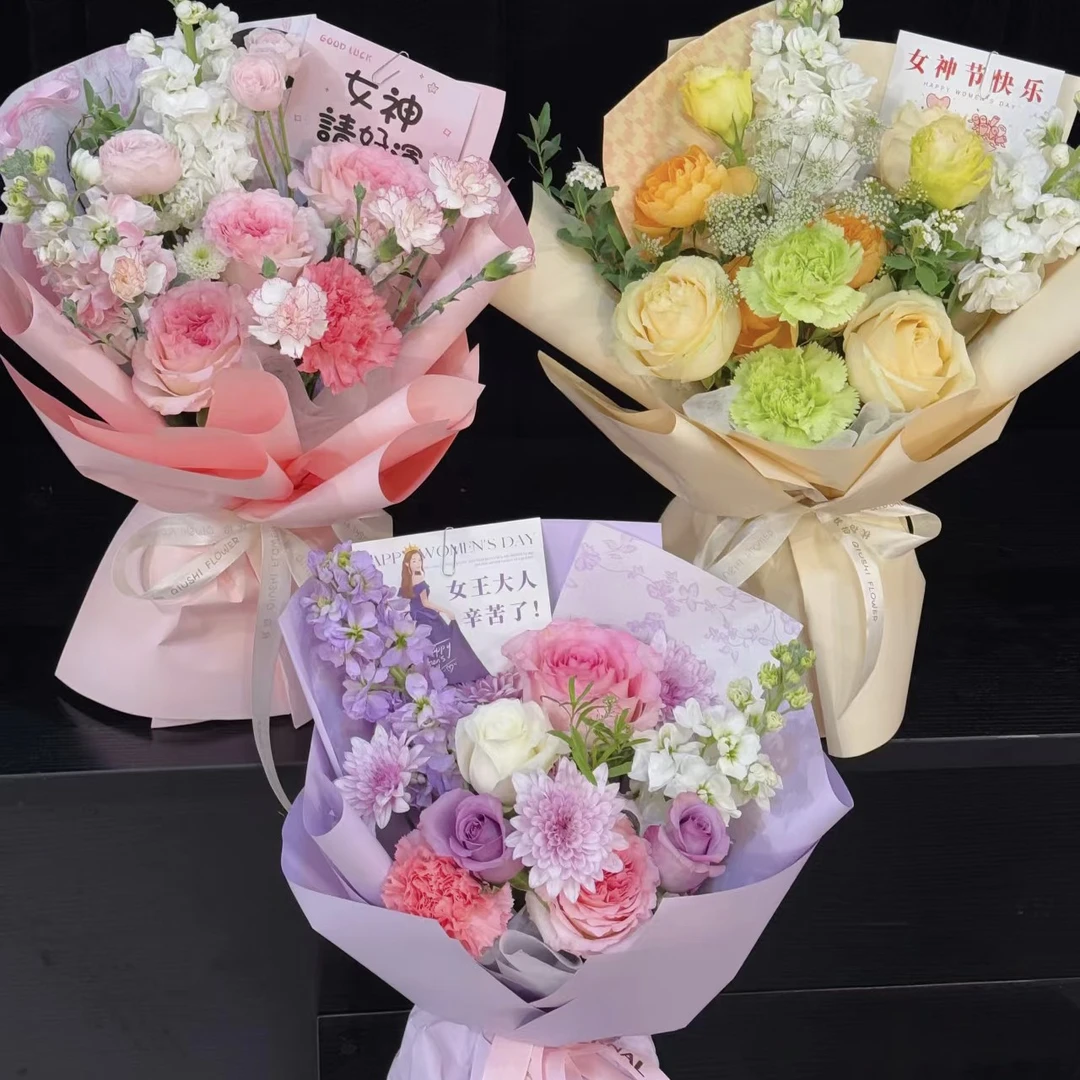 玫瑰混搭三色随机小手捧