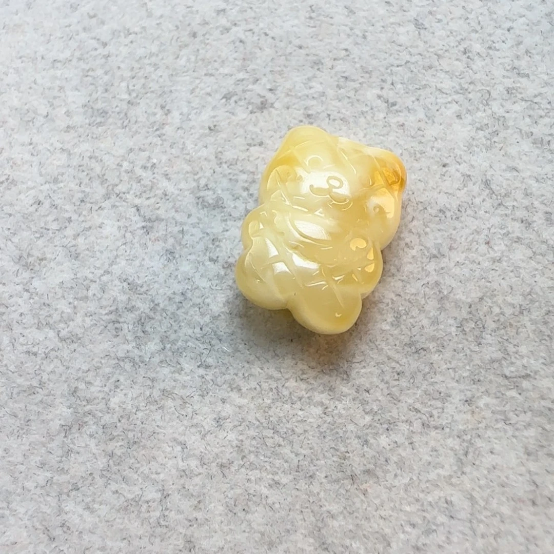 裸石琥珀未镶嵌定制