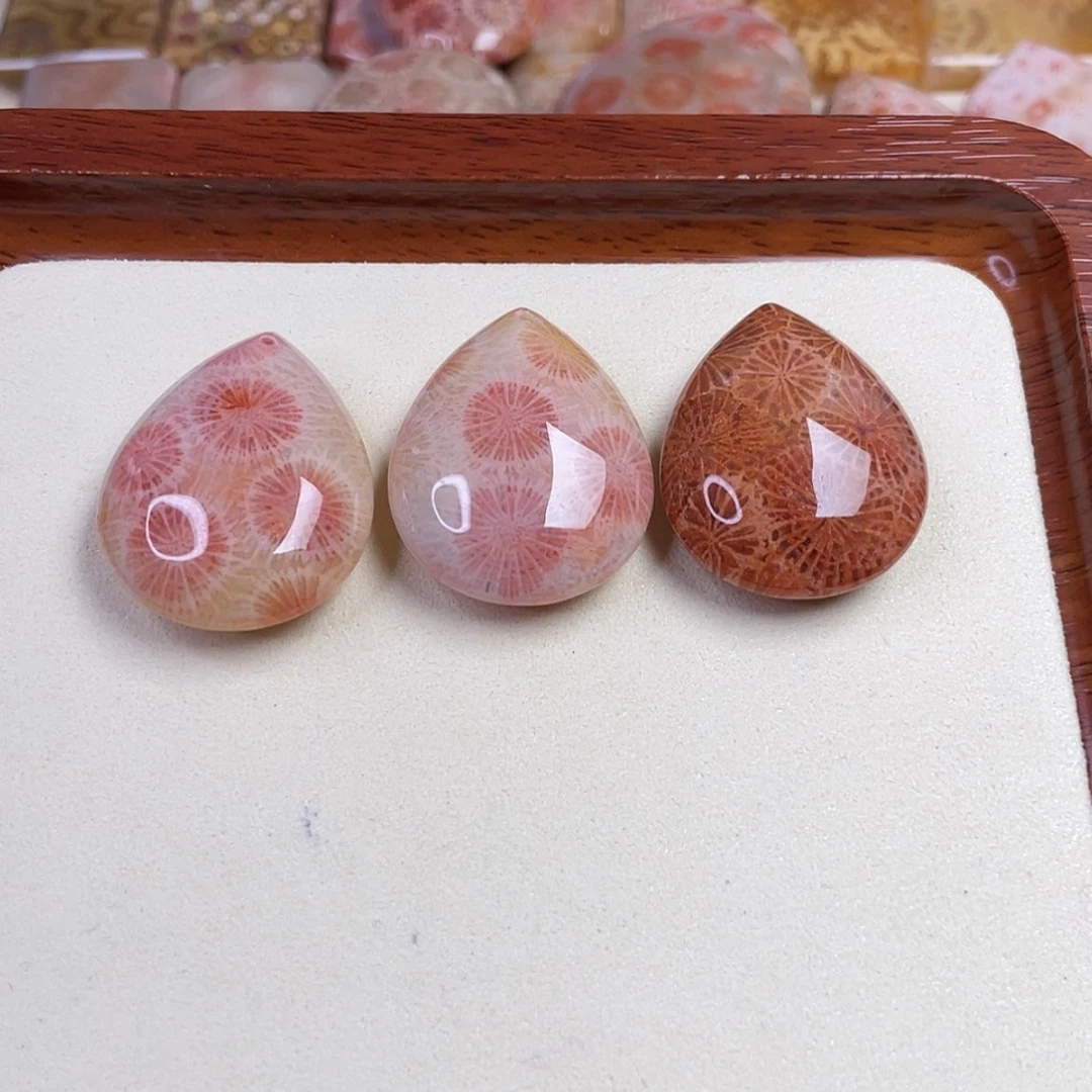 【闪购商品】硅化玉吊坠(赠链)未镶嵌吱*