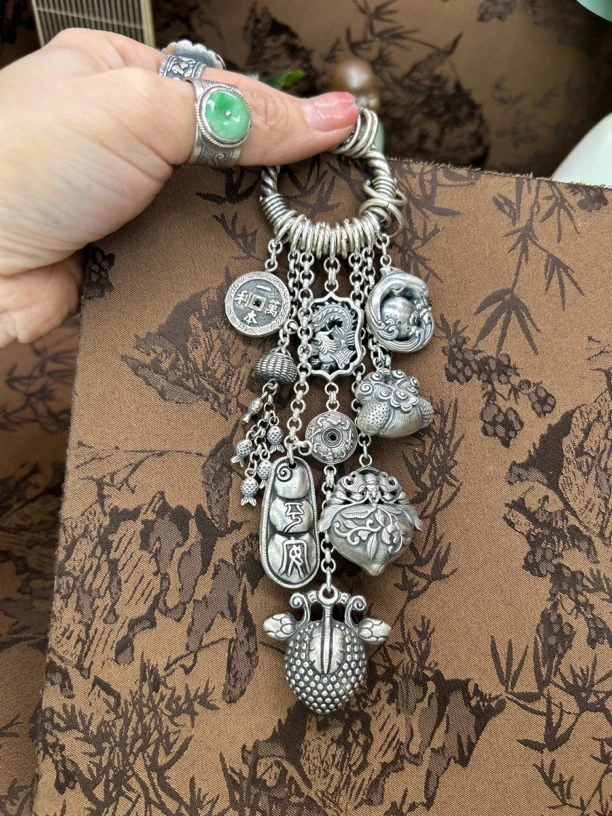 吊坠足银 小郑家纯银手工簪刻包包挂坠