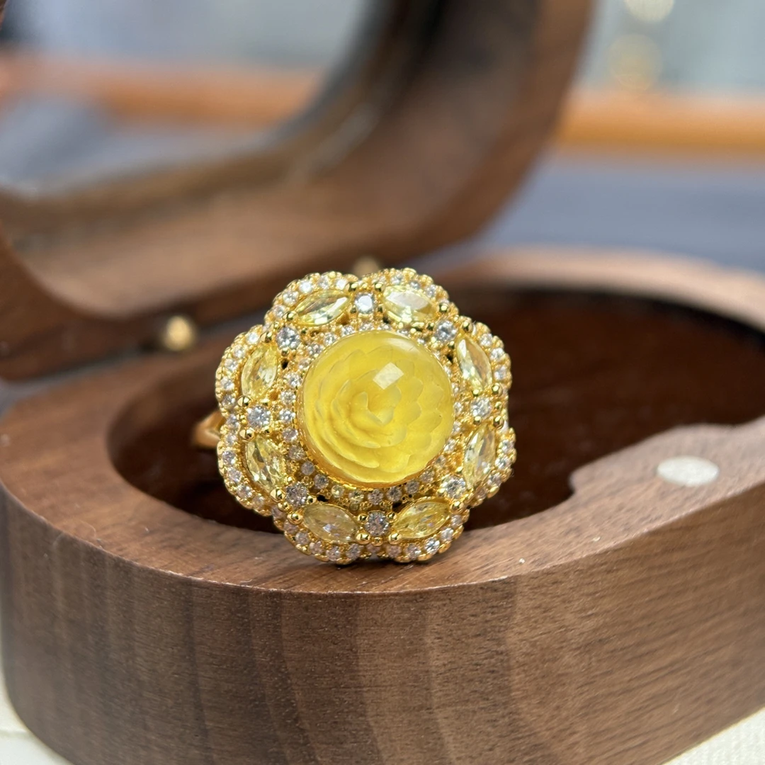 蜜蜡手工阴雕花戒指11mm