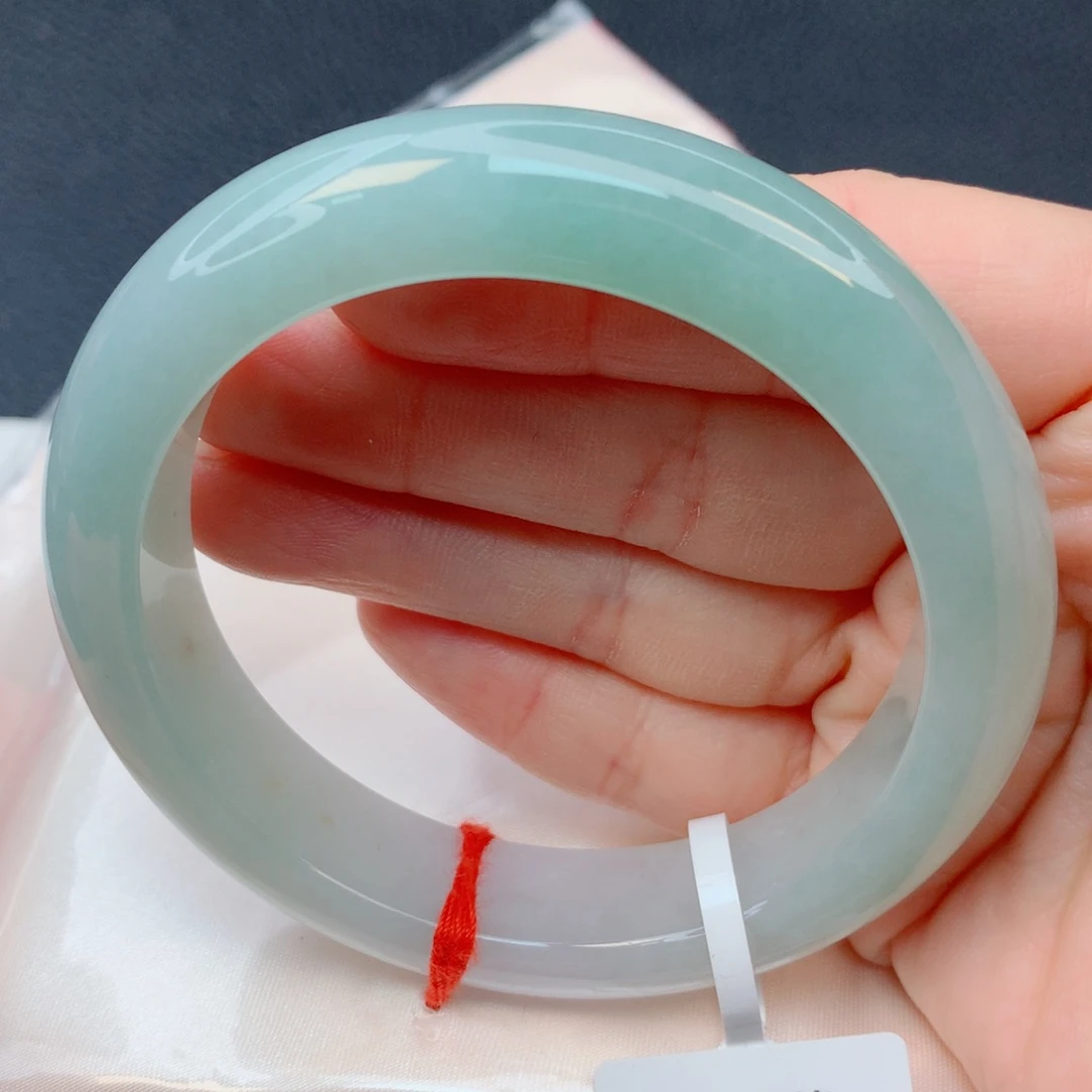 翡翠未镶嵌手镯56-57胶润半山水绿底 厚装