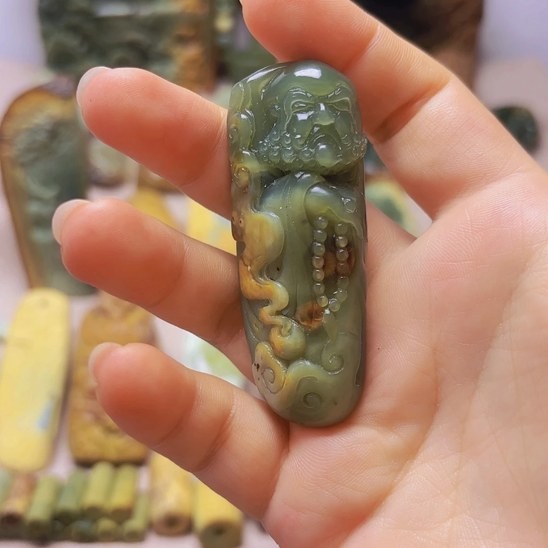 岫岩河磨玉（透闪石质玉）未镶嵌颈饰