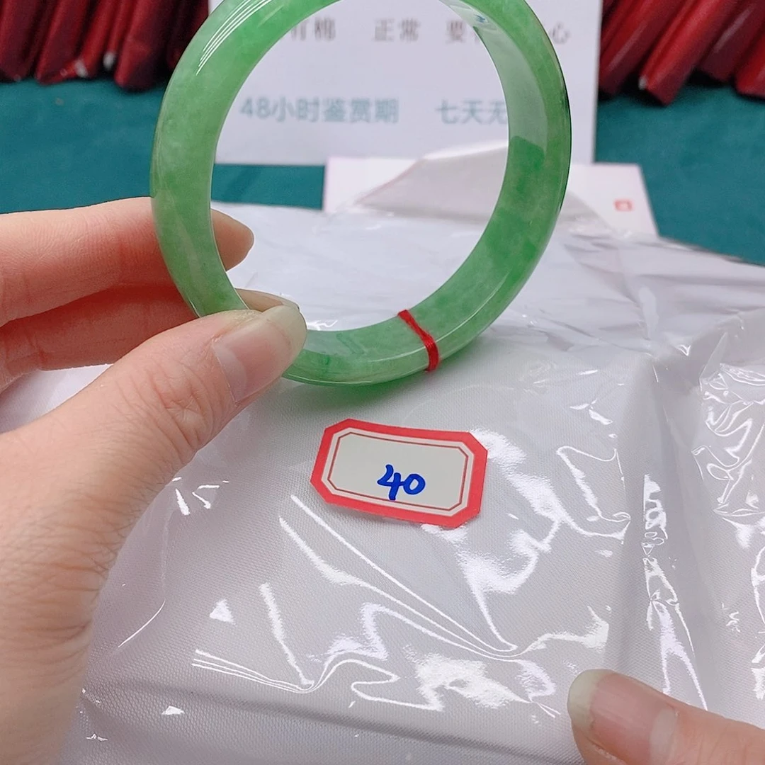 翡翠手镯未镶嵌Q*卿40000000