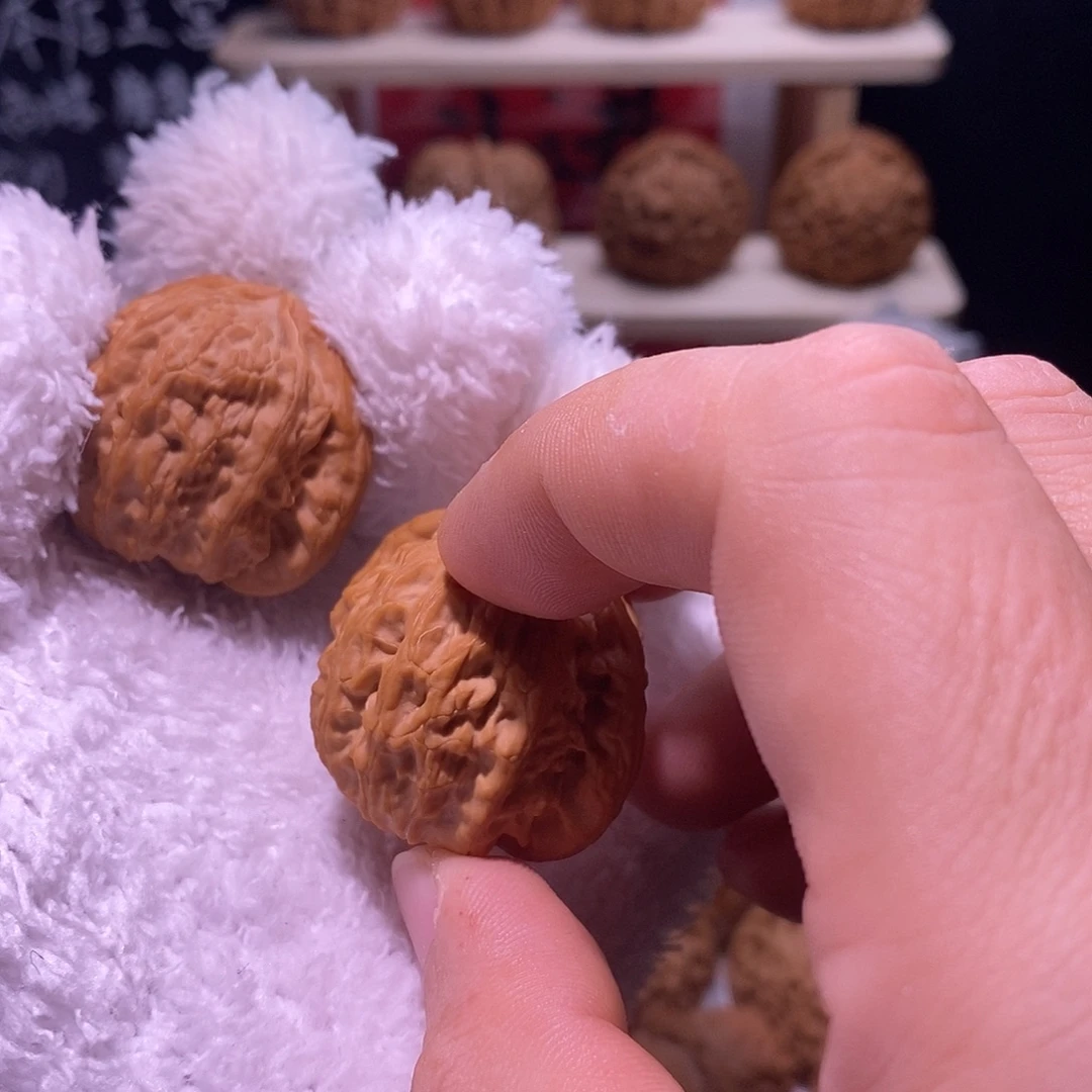 *****文玩核桃吊坠39白狮子