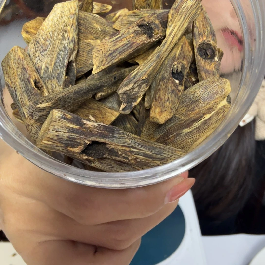 沉香碎屑沉香沉香碎屑