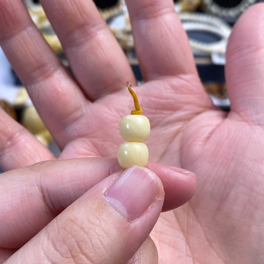 蜜蜡未镶嵌裸石阿尔卑斯奶白老型对珠8