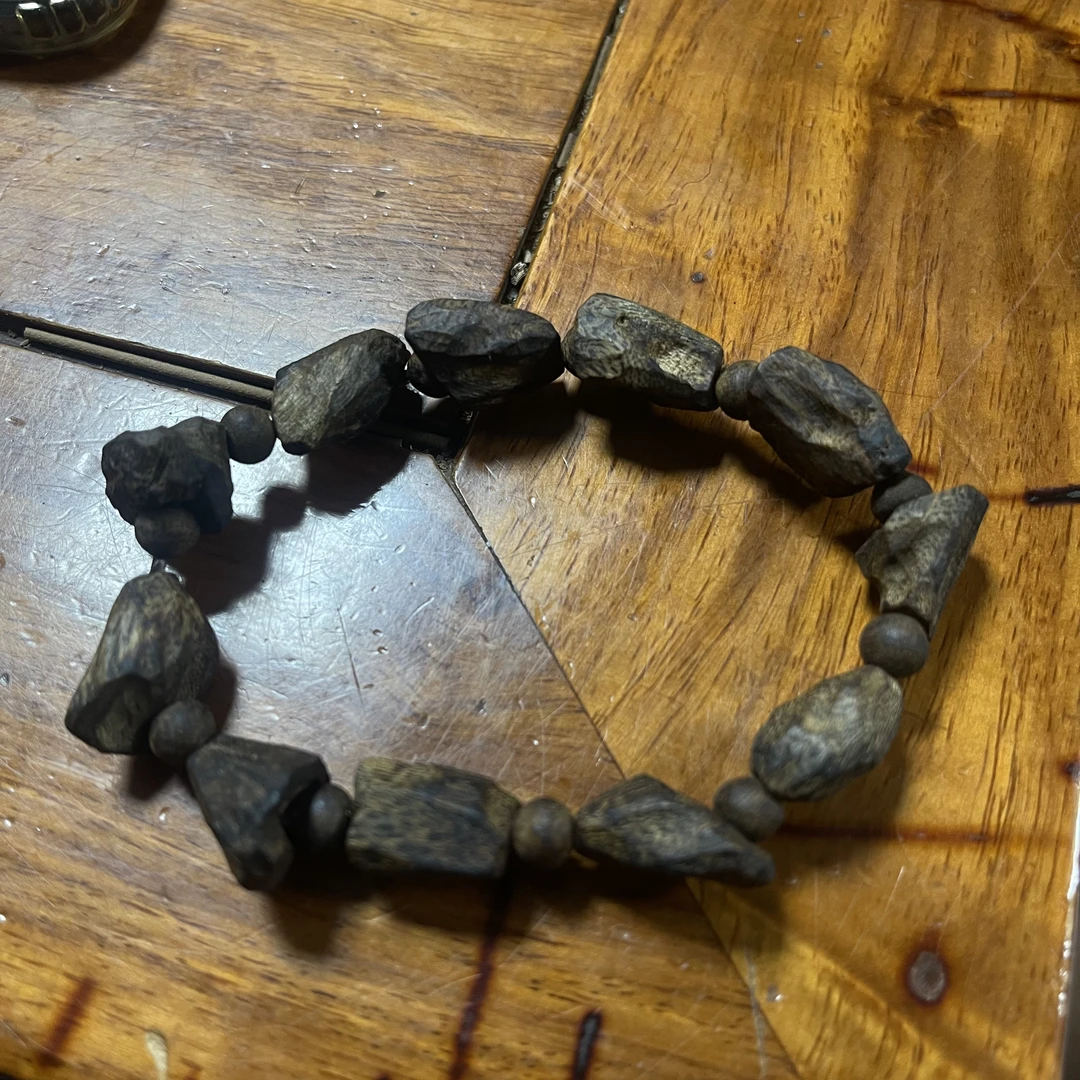 高结油沉香手串约10克