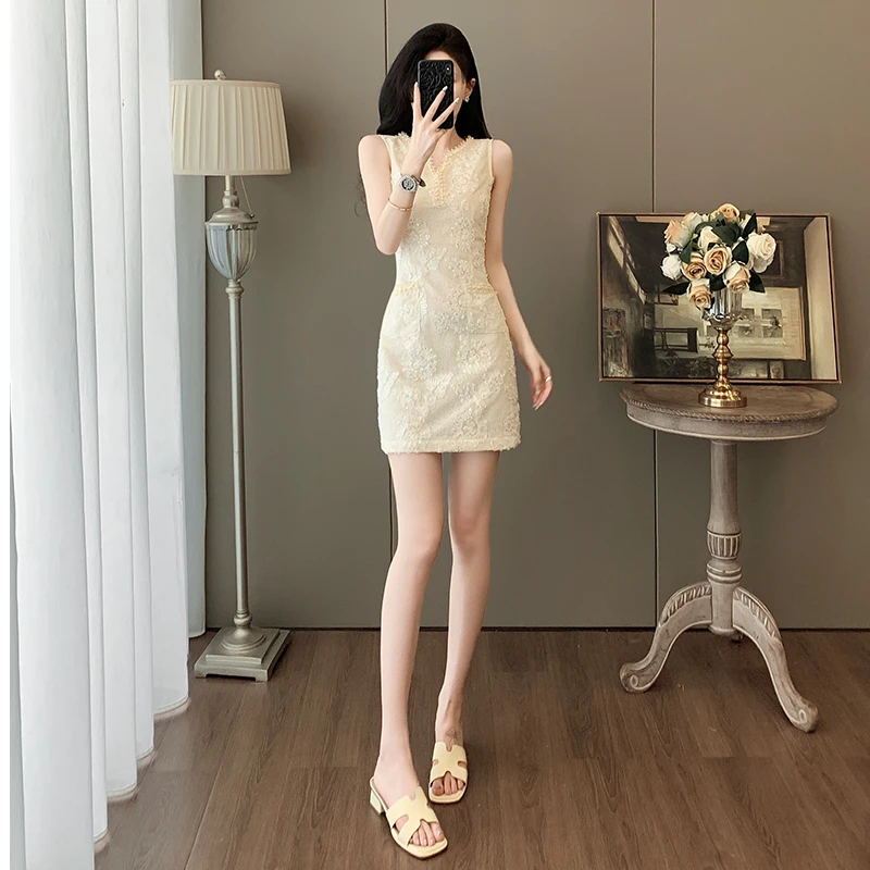 小众设计感无袖连衣裙女夏新款气质名媛小个子收腰蕾丝提花背心裙