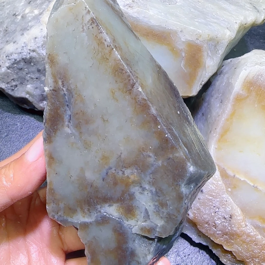 和田玉未镶嵌珠宝半成品