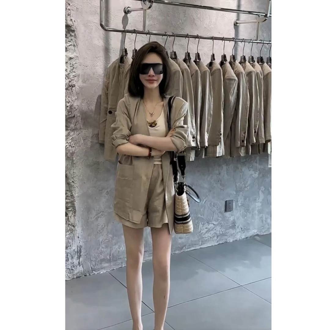 时尚通勤风爆款套装新款极简风纯色显瘦西服短裤两件套