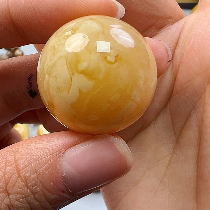 蜜蜡未镶嵌珠宝奇石
