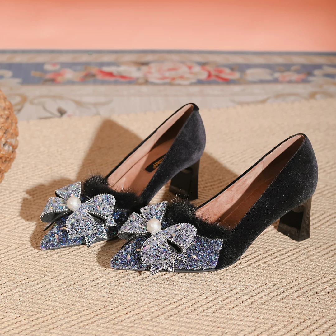 四叶草珍珠水钻加绒高跟鞋法式性感拼色粗跟单鞋女气质尖头毛毛鞋
