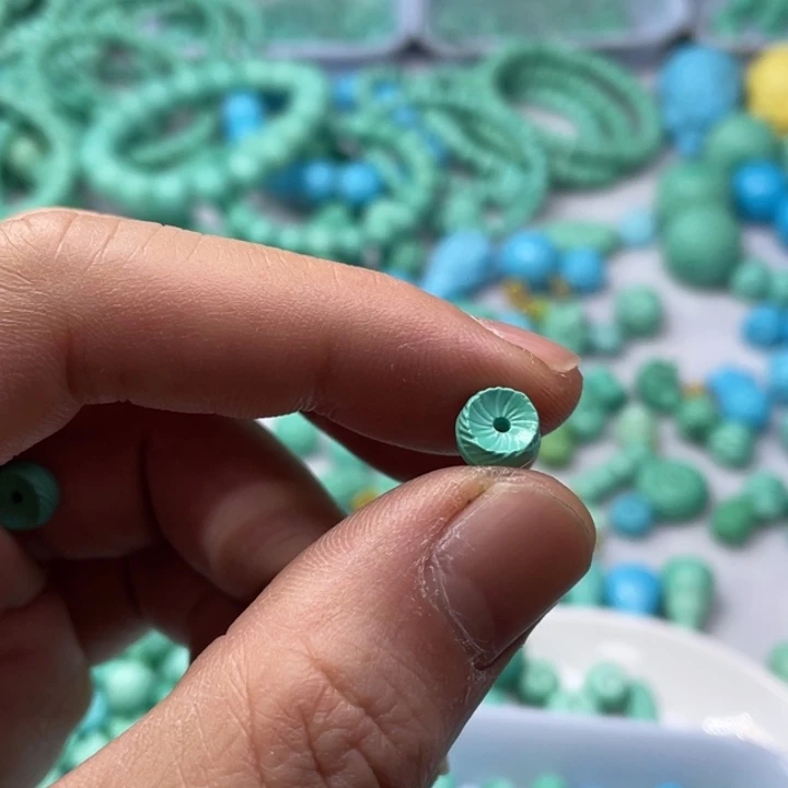 非金属卡7.9绿色羽毛扣子