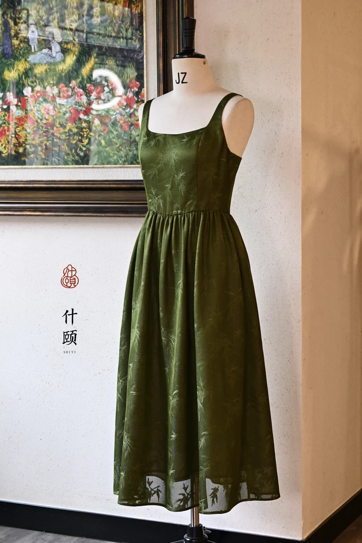 【苏州非遗织造四经绞罗】织银竹叶罗吊带裙