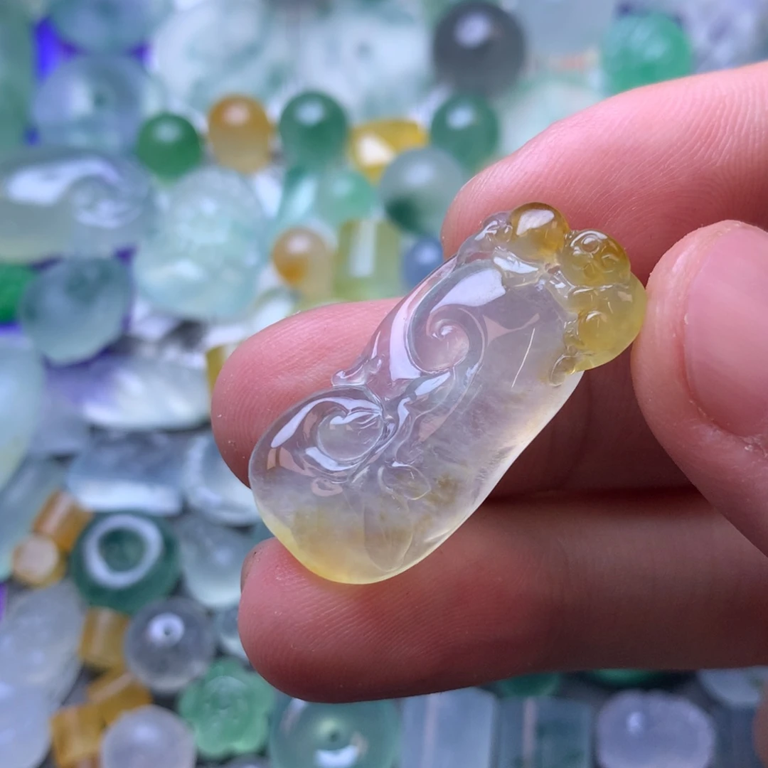 定制翡翠未镶嵌挂件