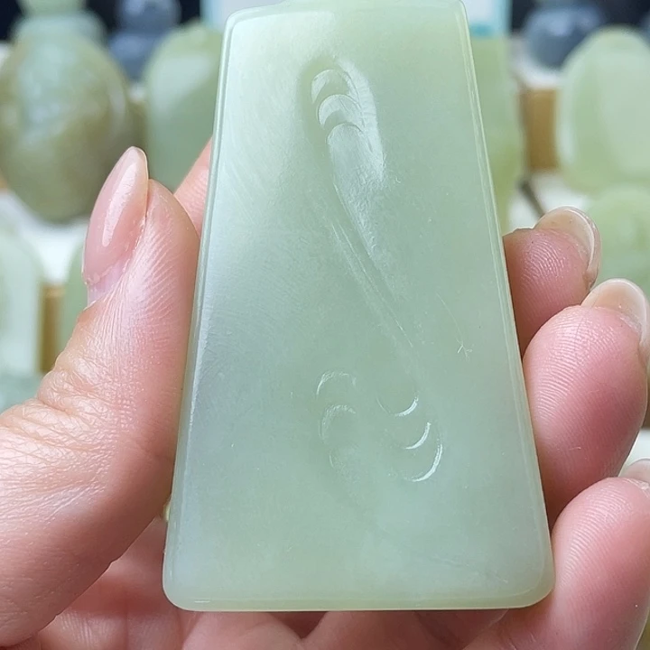 B***e和田玉（糖玉）未镶嵌颈饰