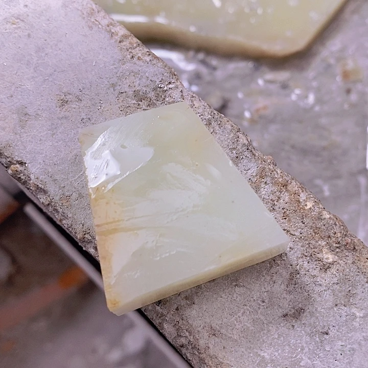 和田玉（糖玉）未镶嵌珠宝半成品