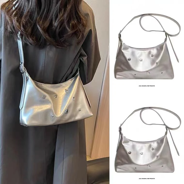 新款皮机车腋下包单肩斜跨手提式休闲大容量女包