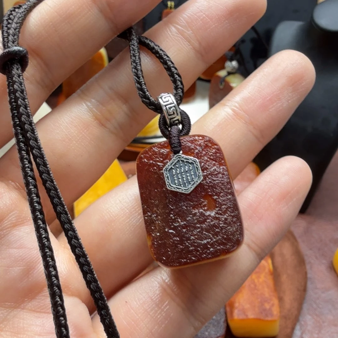 未镶嵌吊坠(赠链)琥珀