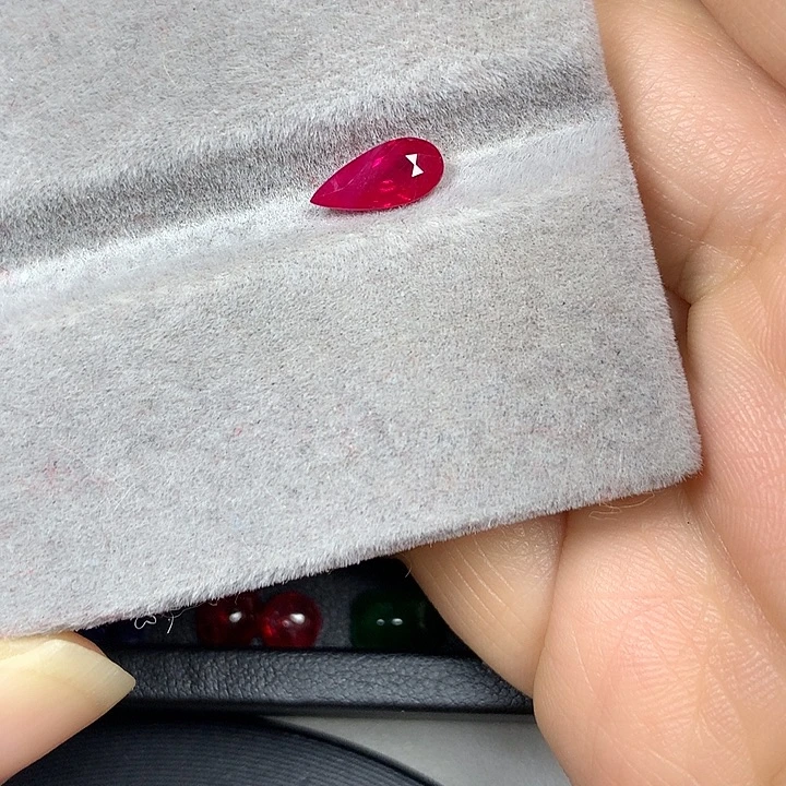 红宝石裸石1ct缅甸鸽血红红宝石水滴