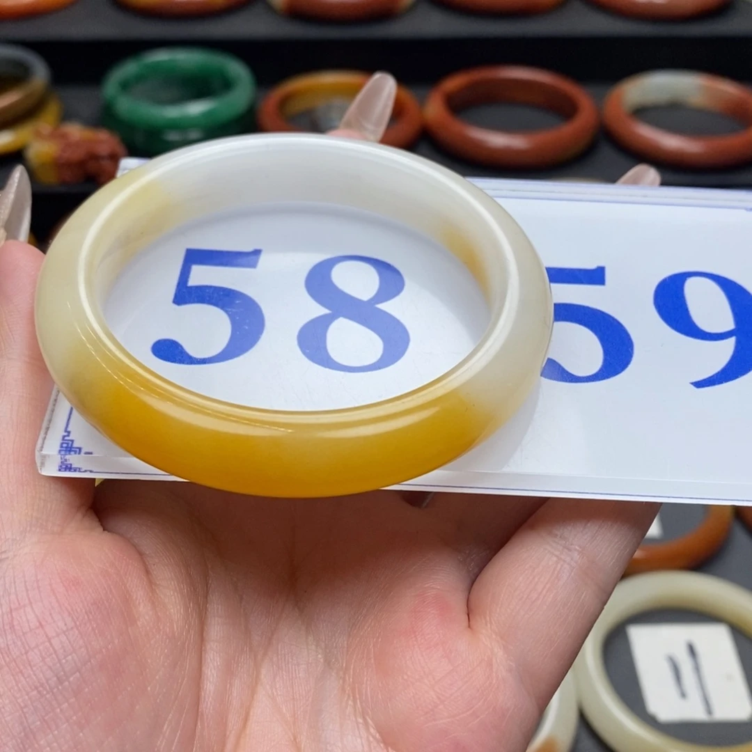 石英质玉（黄龙玉）手镯未镶嵌