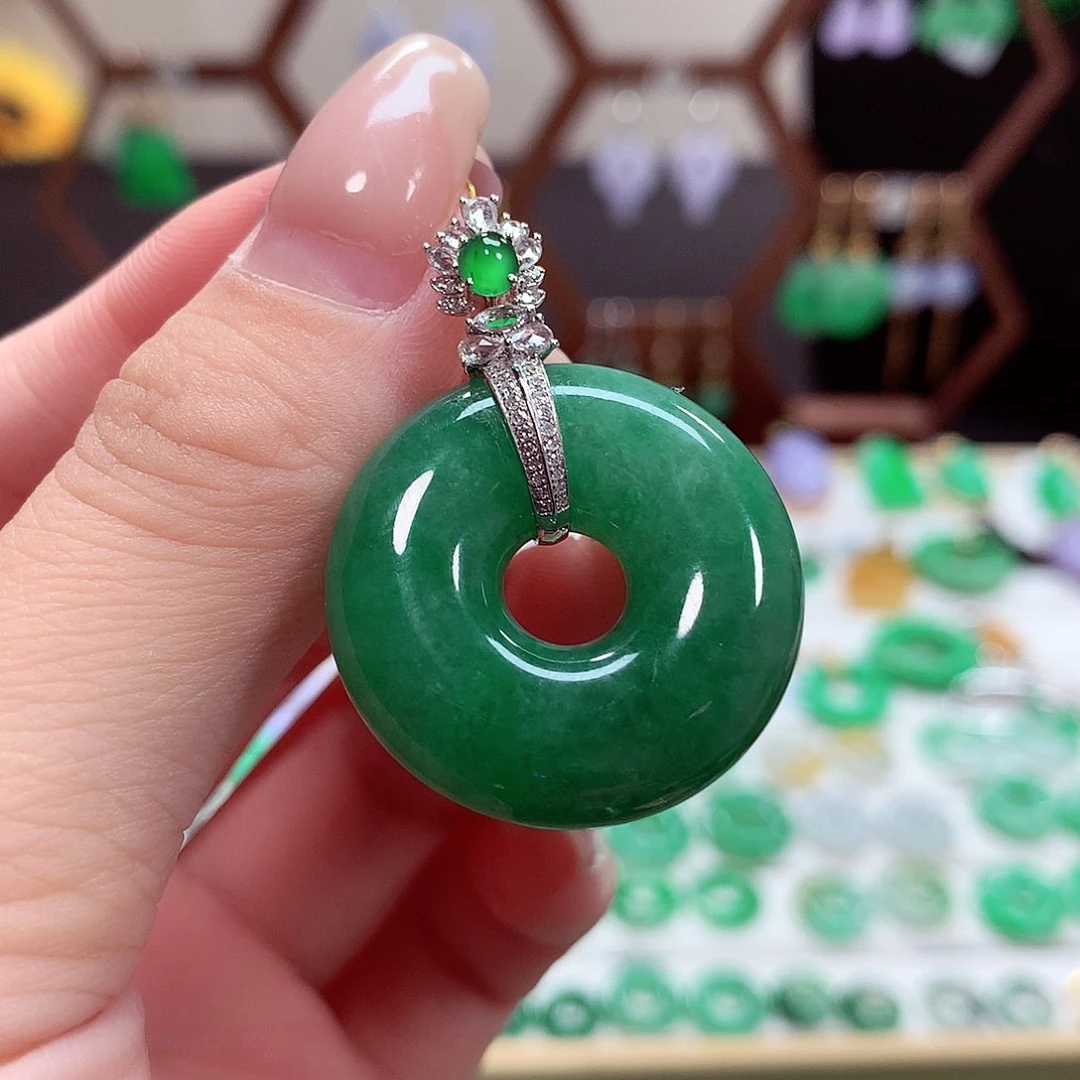 翡翠耳饰18K金镶嵌天然翡翠