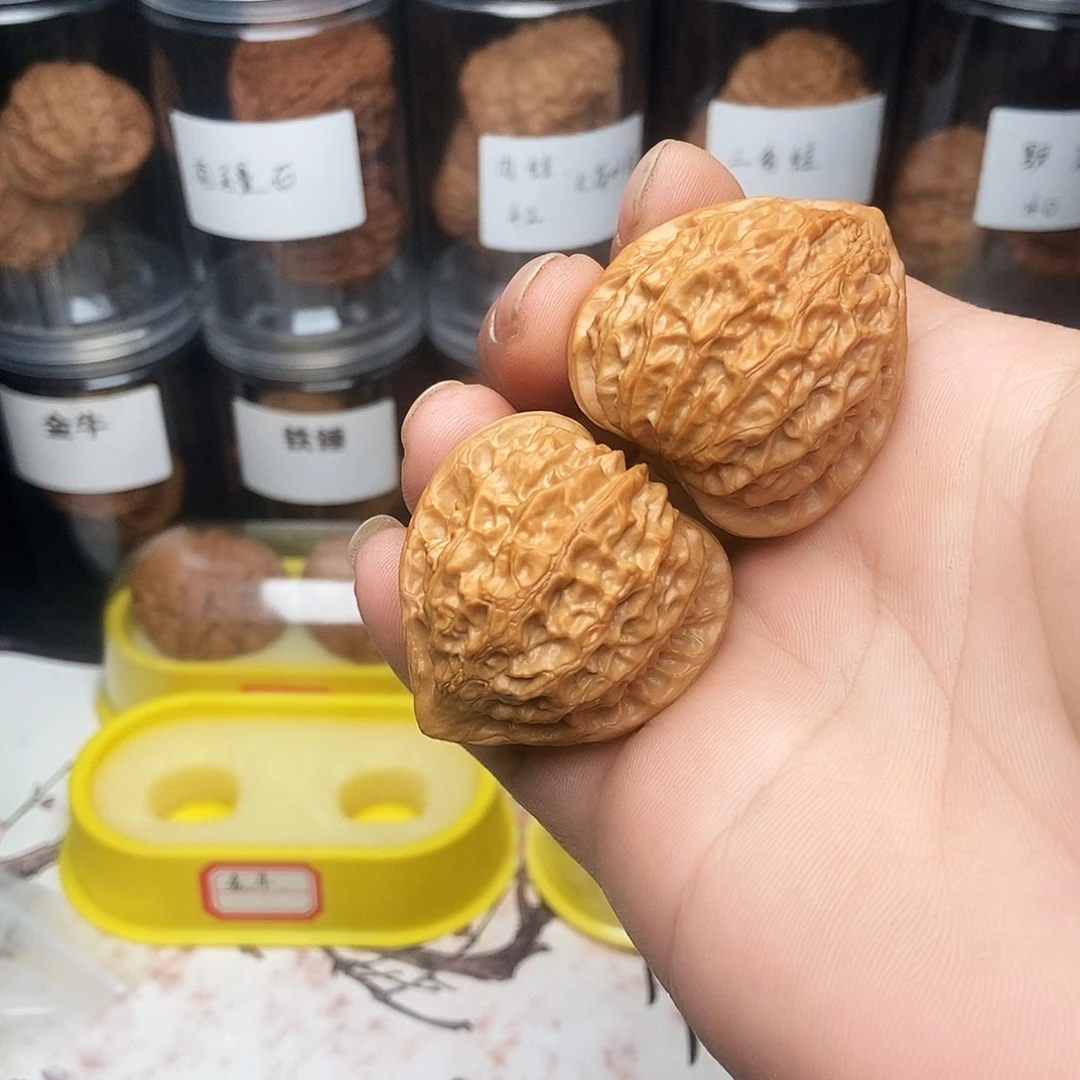 -***i文玩核桃吊坠39金牛