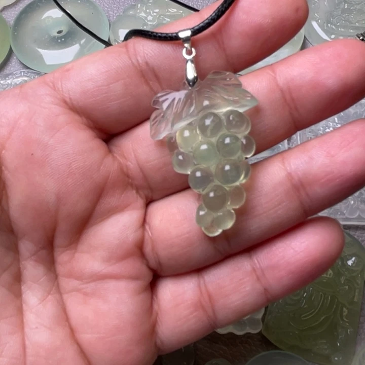 岫玉吊坠(赠链)未镶嵌淡*