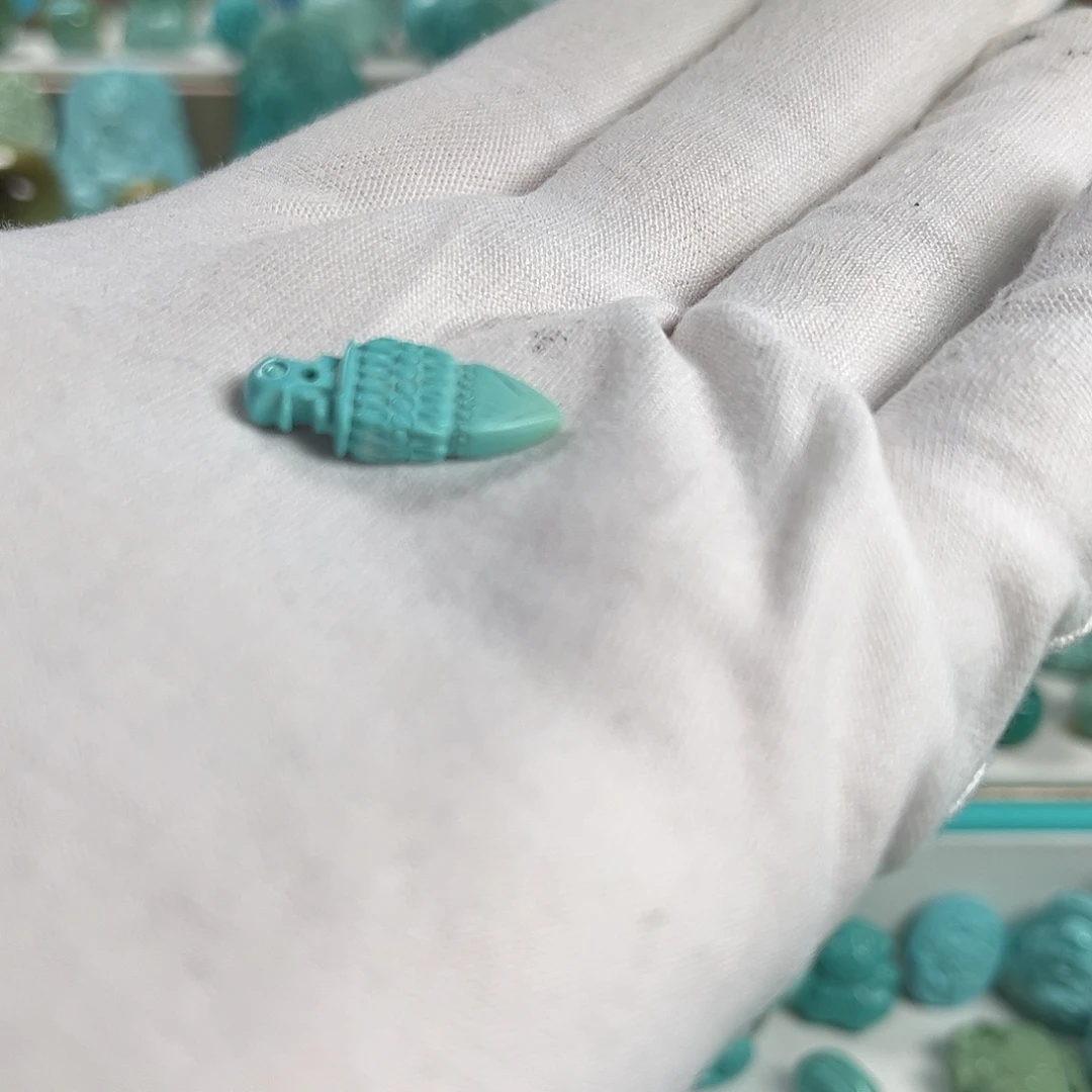 绿松石未镶嵌珠宝奇石