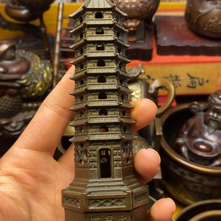 铜器摆件做工精良