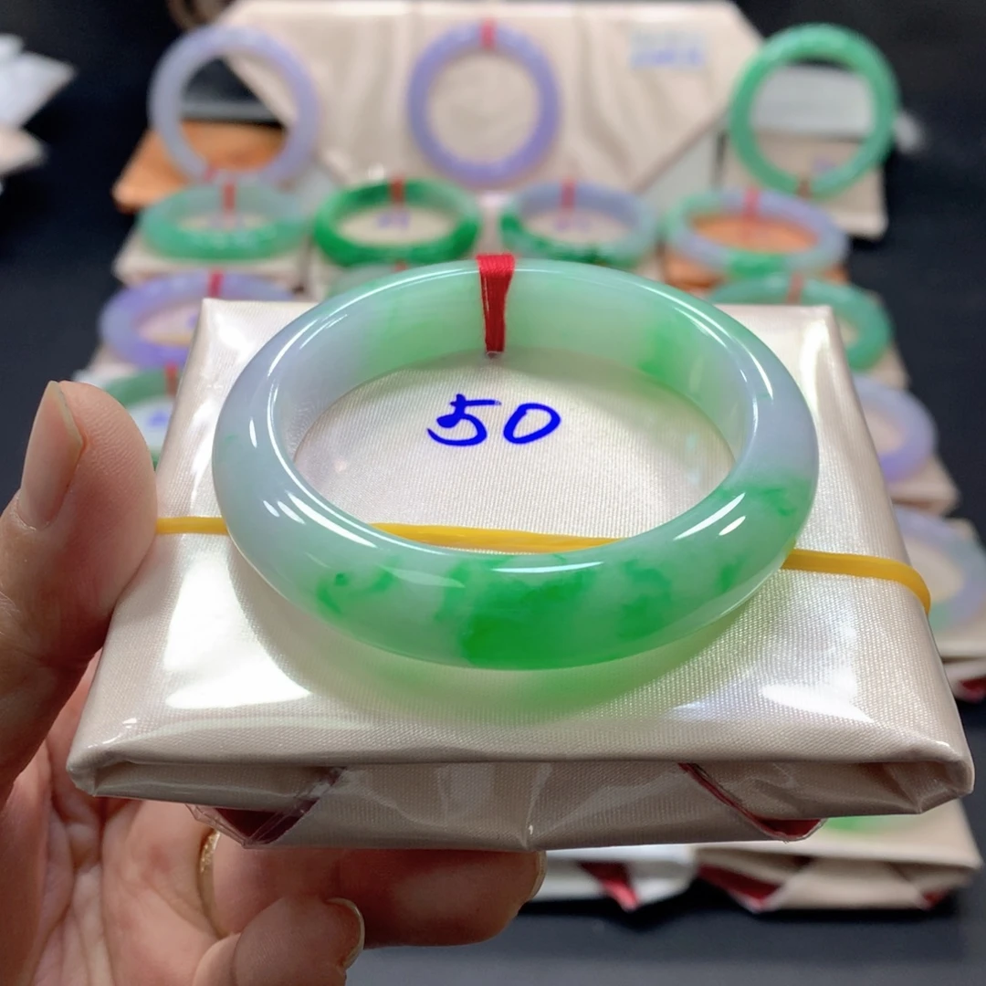 翡翠未镶嵌手镯50圈口