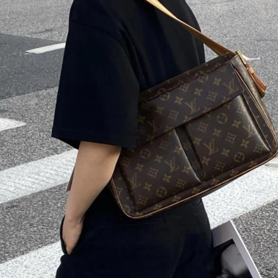 95新 LouisVuitton/路易威登 LV中骆驼单肩包 8865
