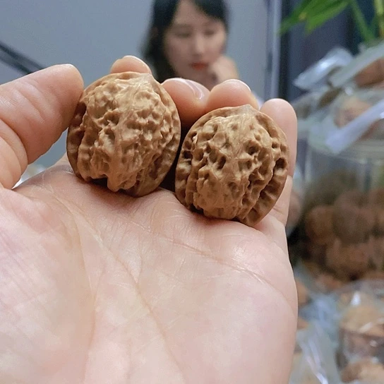 【闪购商品】把件文玩核桃29.5野狼迷你