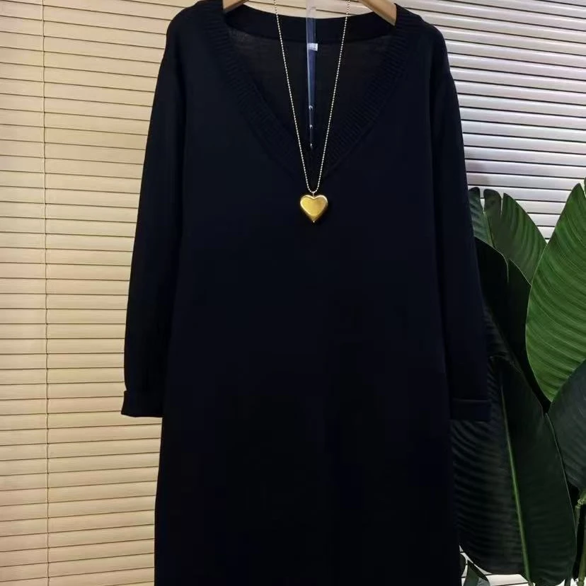 F胖mm欧货时尚新款秋季V领百搭慵懒风宽松针织裙