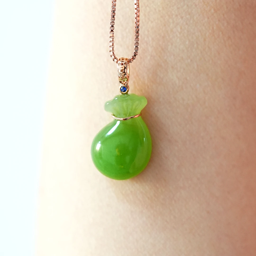 【小浩珠宝】天然和田玉碧玉乌兰海苹果绿钱袋福袋吊坠18K金扣头