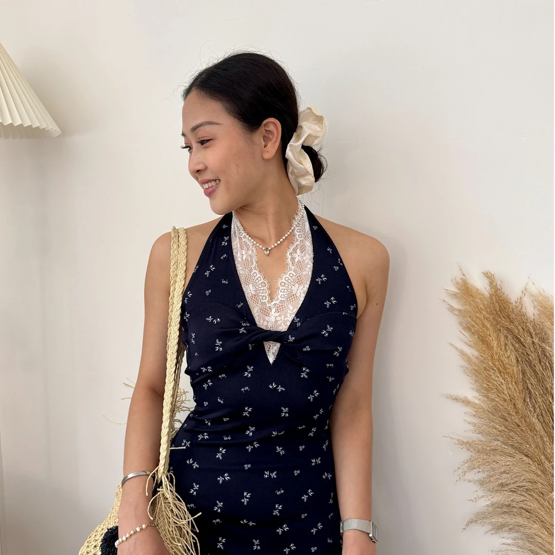 Kitty 25/ss 夏新款碎花法式修身连衣裙挂脖收腰V领长裙