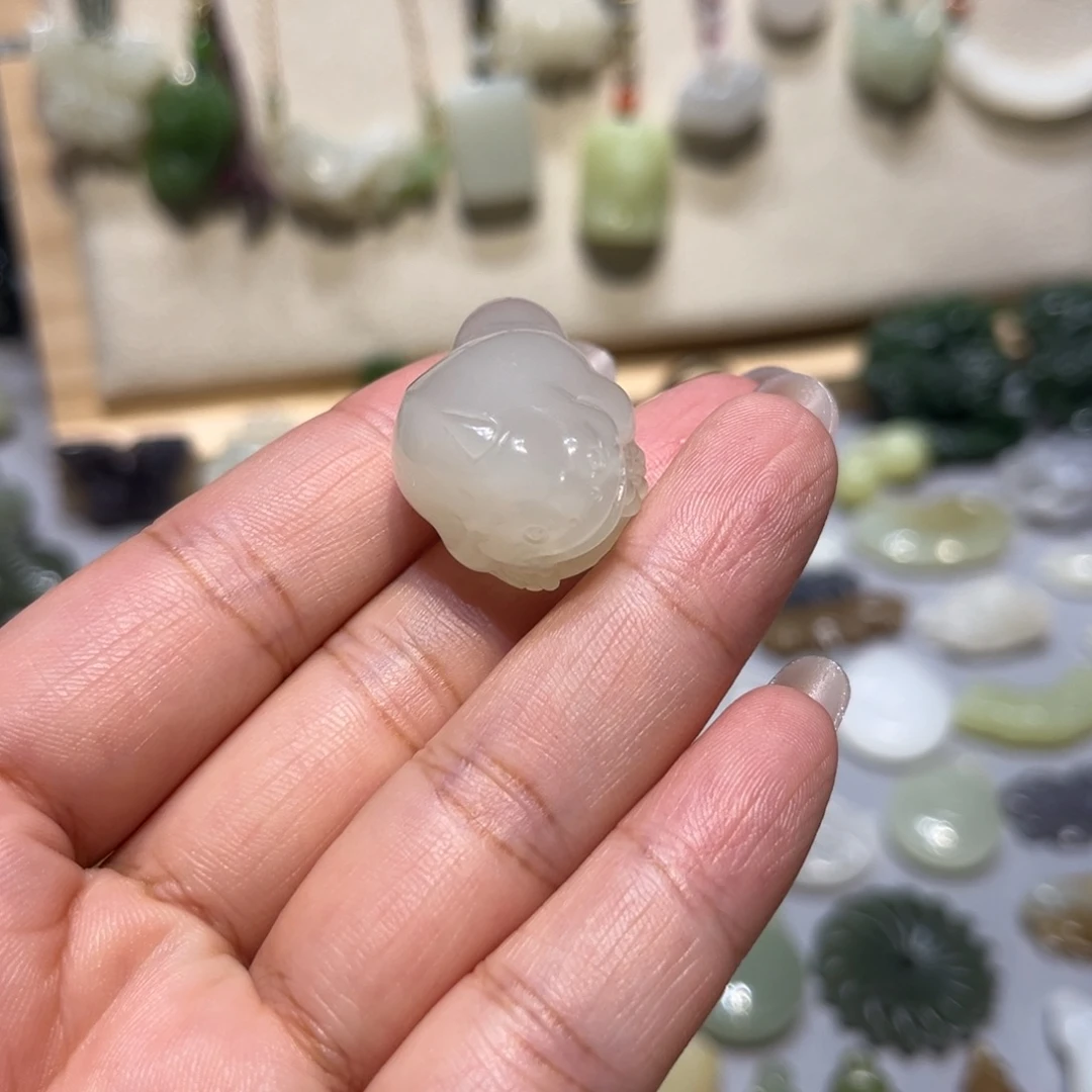颈饰未镶嵌和田玉