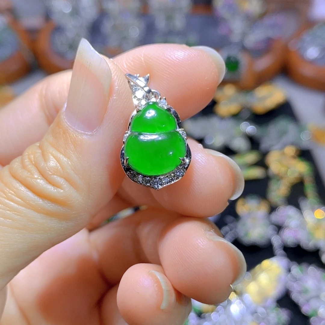 翡翠颈饰银S925镶嵌天然翡翠