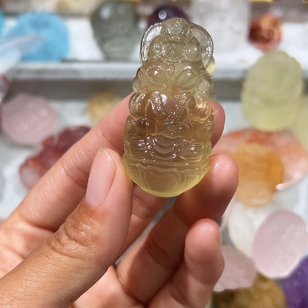 小****颈饰未镶嵌水晶九尾狐