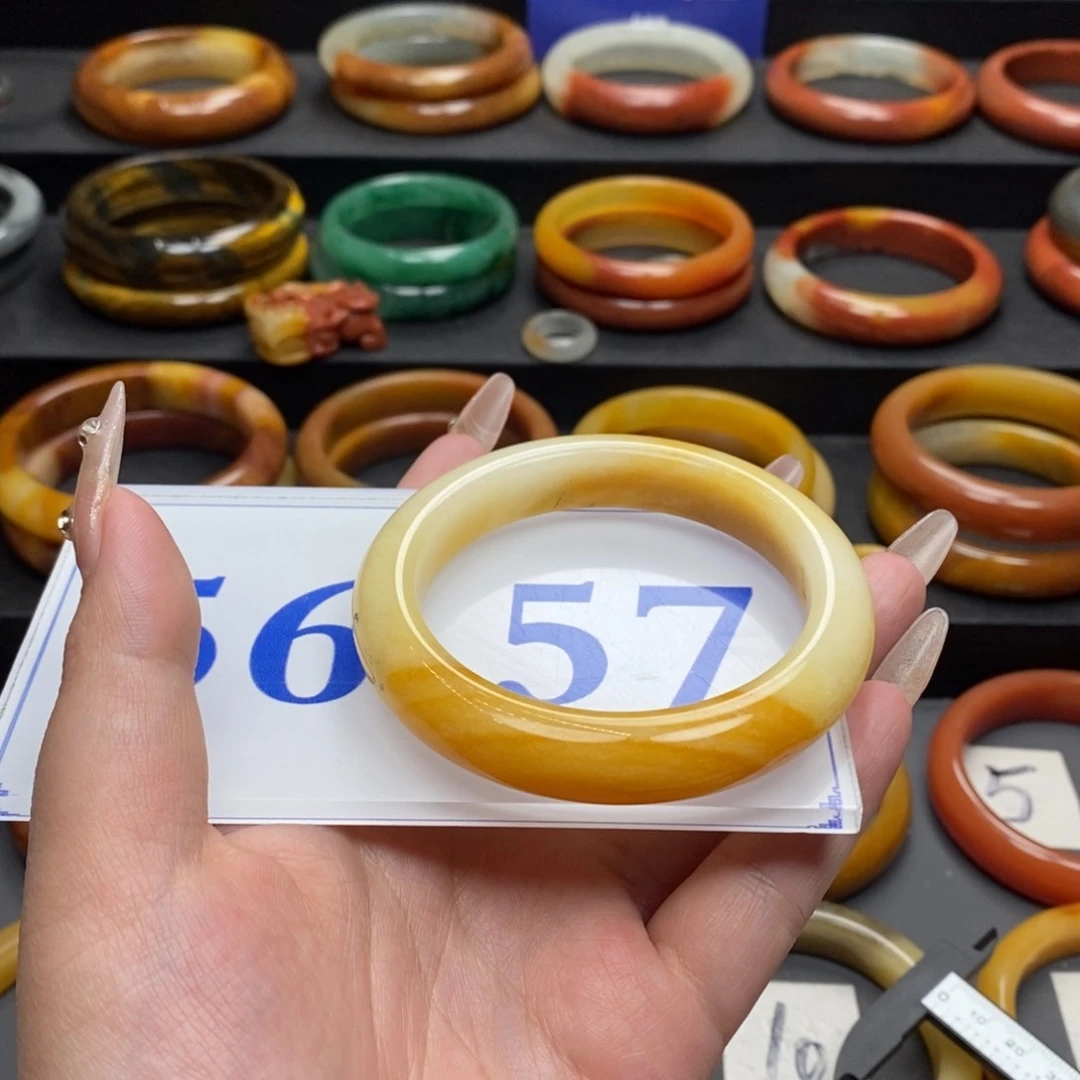 石英质玉（黄龙玉）手镯未镶嵌