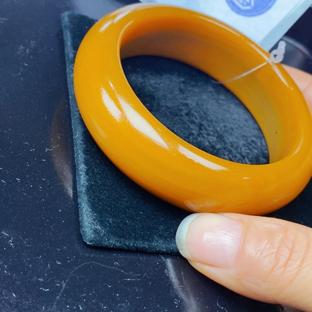 颈饰未镶嵌石英岩玉