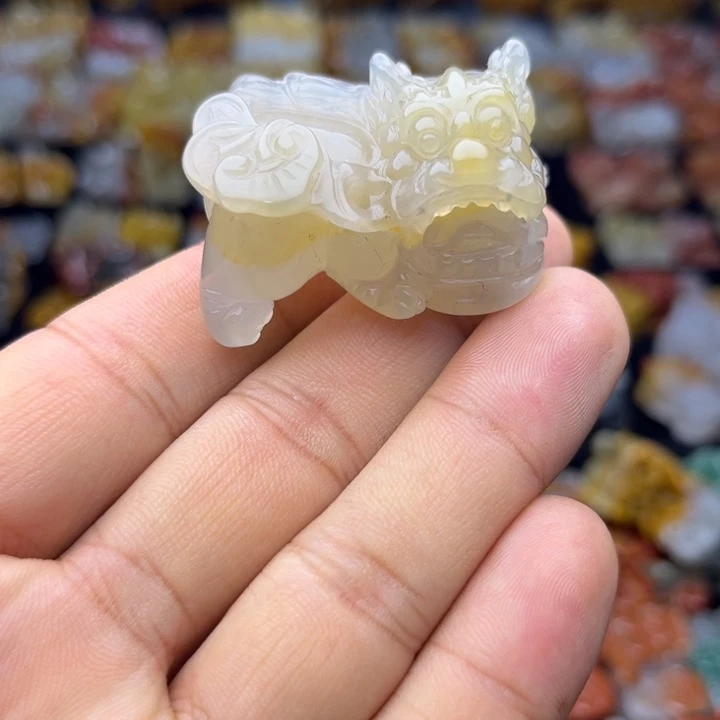 石英质玉（黄龙玉）未镶嵌颈饰