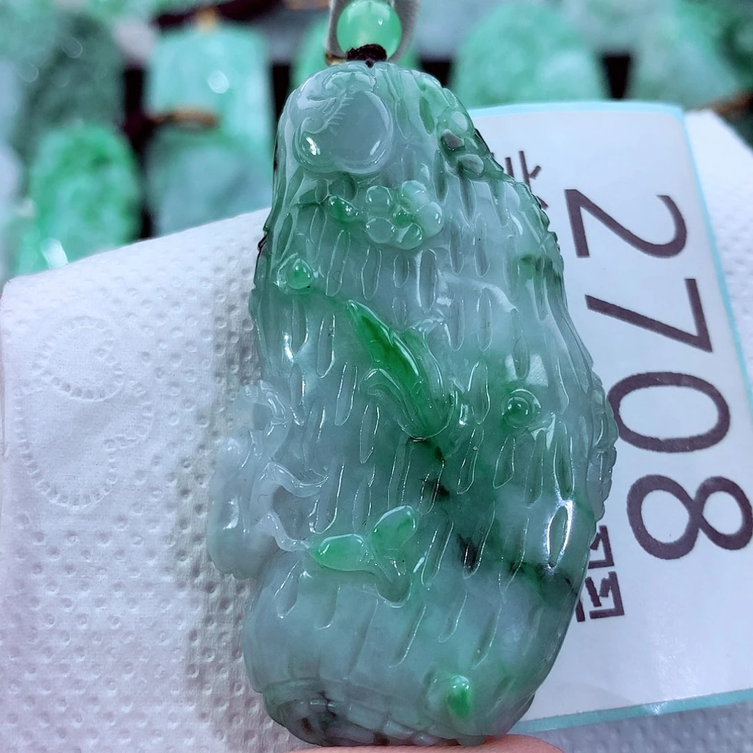 吊坠(不含链)未镶嵌翡翠