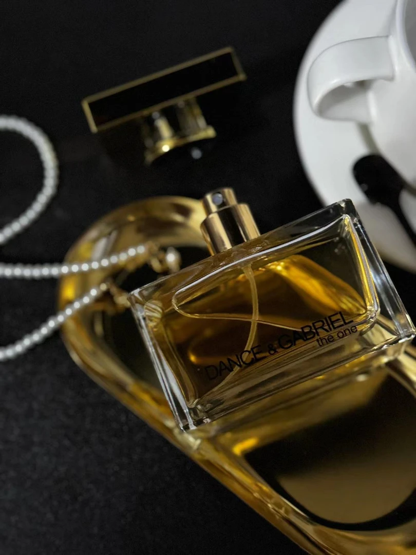 【维我】持久留香花香东方调 气味：香草桃子荔枝百合100ml香水