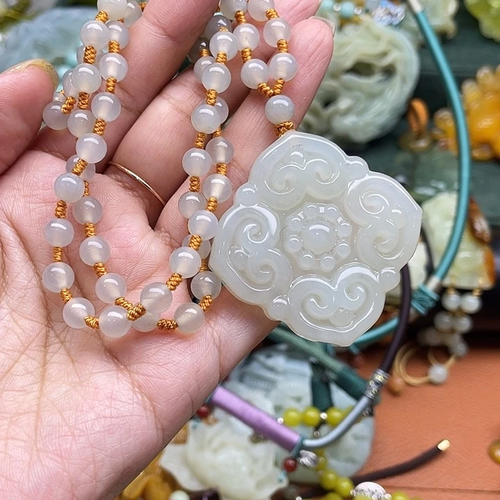 蛇纹石玉吊坠未镶嵌