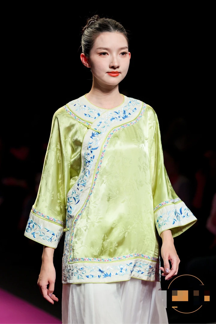 新中式提花刺绣上衣复古盘扣设计国风民族风