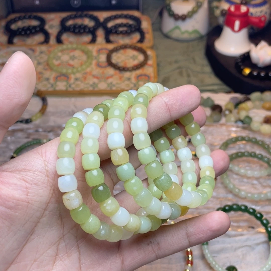 陈***勇和田玉未镶嵌手链